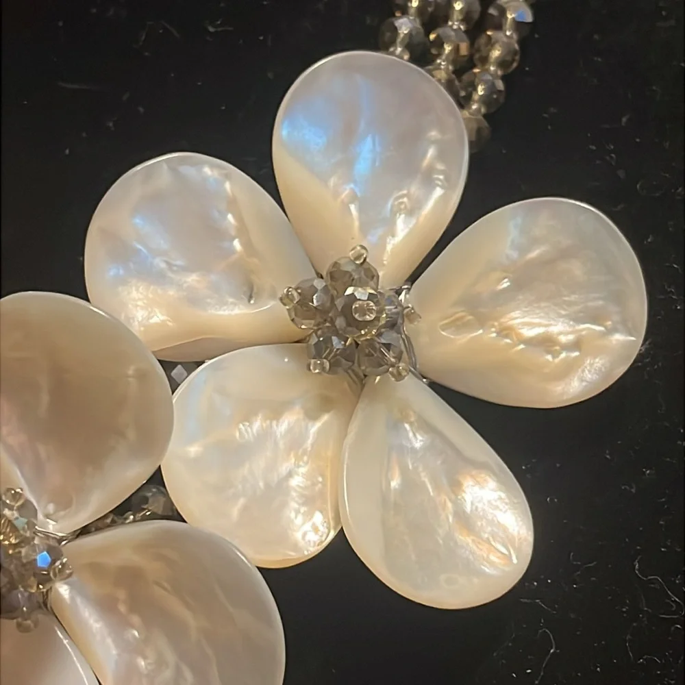 Babylonian Shell & AB crystals necklace - Picture 4 of 9